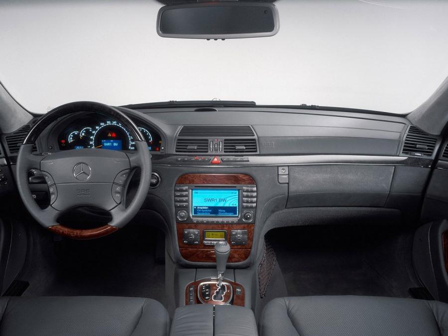  Mercedes-Benz S500 4Matic 2002 года  (фото 4 из 23)